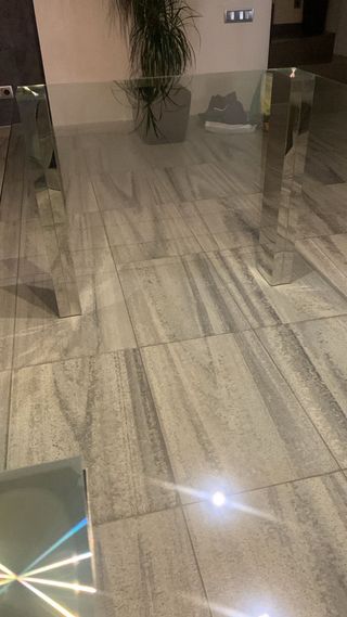 Mesa de comedor cristal y metal