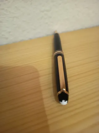 Bolígrafo Mont Blanc Negro y Dorado