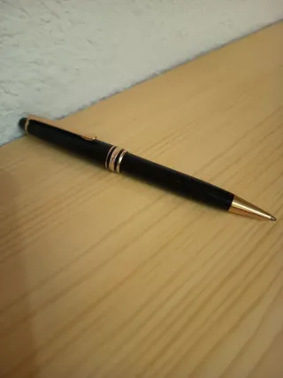 Bolígrafo Mont Blanc Negro y Dorado