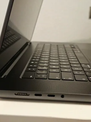 MacBook Pro M4 Pro 16,2" / 24GB RAM