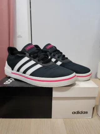 Zapatillas Adidas Negras y Rosas