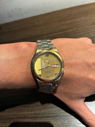 Seiko 5 automático vintage dorado Day-Date