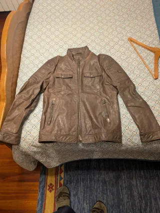 Chaqueta efecto piel marrón Marca Seaport