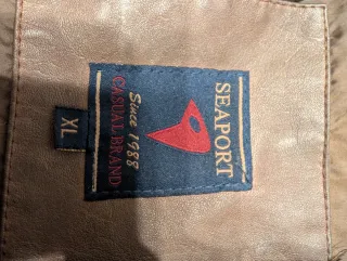 Chaqueta efecto piel marrón Marca Seaport