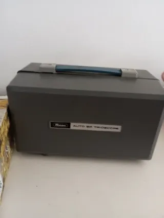 Proyector Ricoh Auto 8 P Triscope funciona