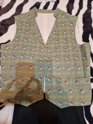 Chaleco fallero verde y faldon caballero