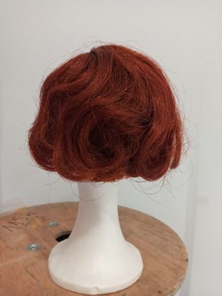 Peluca marrón para maniquí