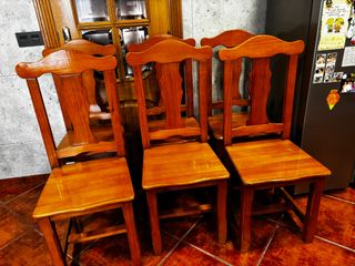 Conjunto Mesa, Aparador Vitrina y 6 Sillas