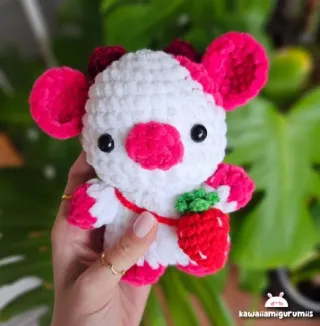 Peluche de Vaca Fresa tejido a mano por encargo