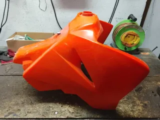 Disco de Freno, depósito y plásticos.