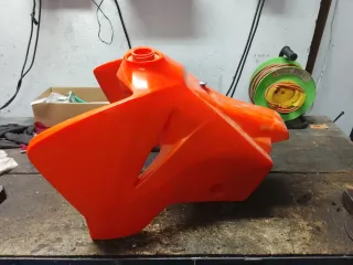 Disco de Freno, depósito y plásticos.