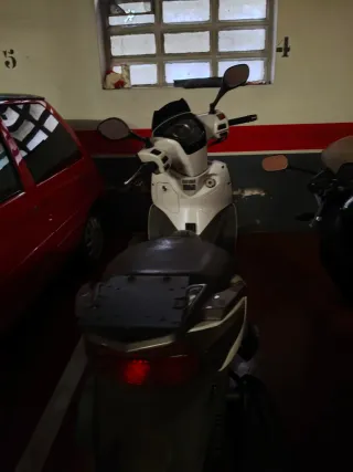 Kymco People 125 GTi Scooter