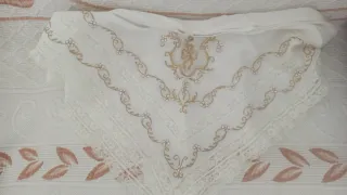 Traje de fallera negro y rosa