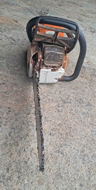 Motosierra Stihl MS 261C.