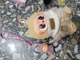 Labubu grande colgante, bocina, biberones