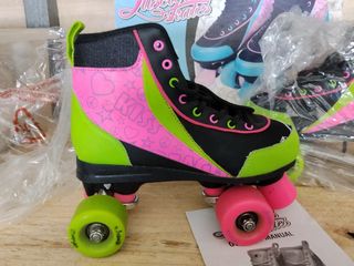 Patines de 4 ruedas.