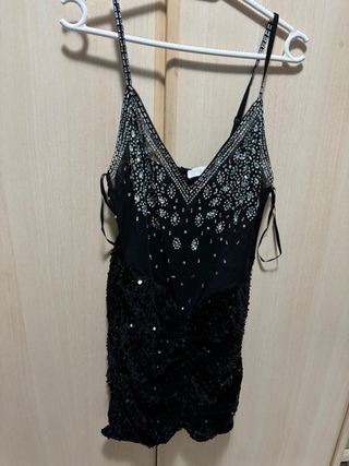 Vestido negro con brillantes