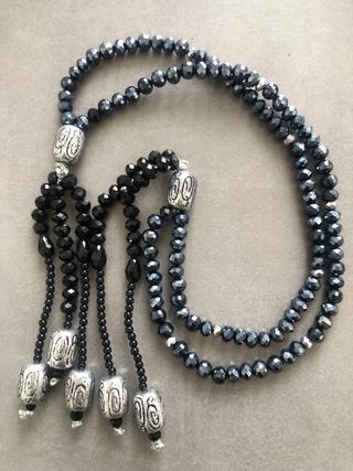 Juzu Buddista Nero con Ciondoli Argentati