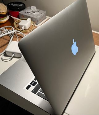 MacBook Air 13 Plata con cargador