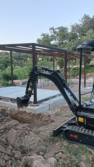 Empresa Multiusos especialista en piscinas  fibra