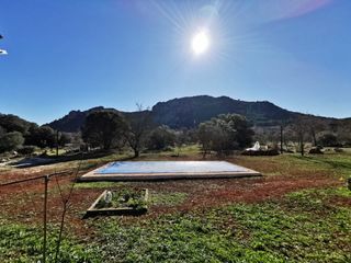 Empresa Multiusos especialista en piscinas  fibra