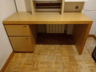 Escritorio Ikea MALM con cajonera