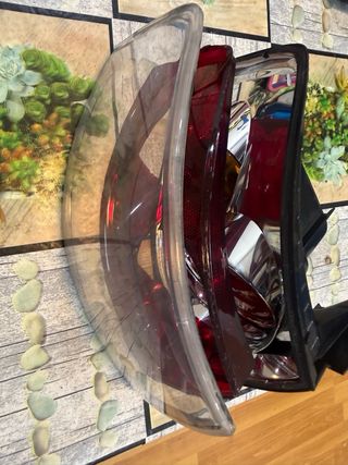 Tulipa Despegada Seat Ibiza