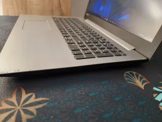 Portátil Lenovo IdeaPad 330-15IKB