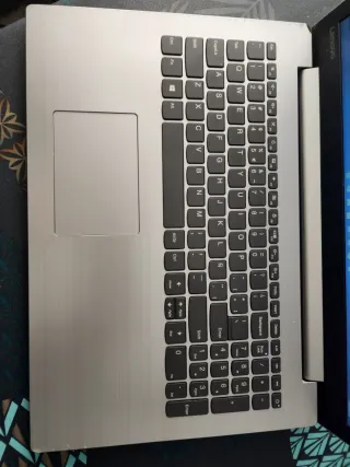 Portátil Lenovo IdeaPad 330-15IKB