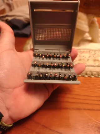 Caja de ninfas pesadas pesca