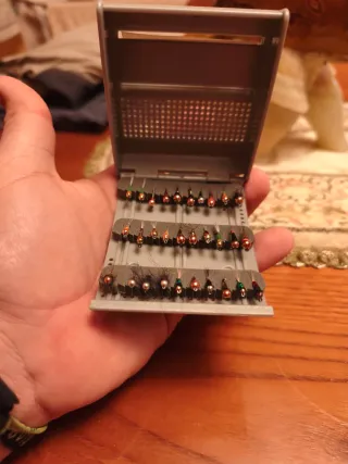 Caja de ninfas pesadas pesca