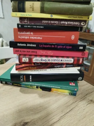 Lote de 16 libros. Paga 4€ y te llevas todos