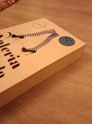 Valeria al desnudo / Valeria Naked (Serie Valer...