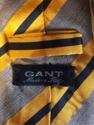 Corbata GANT rayas gris y amarillo