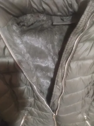 Abrigo acolchado verde militar