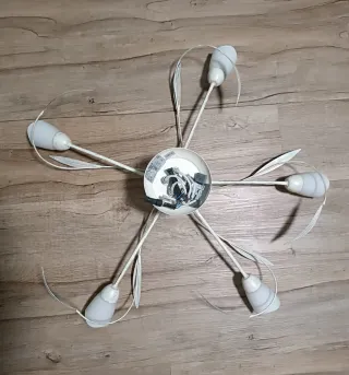 Lámpara de techo floral blanca