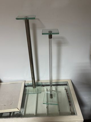 Soportes expositores de cristal y metal