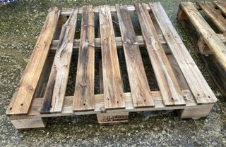 Palet de madera para almacenamiento