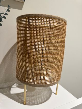 Juego 2 lámparas de mesa ratán y metal