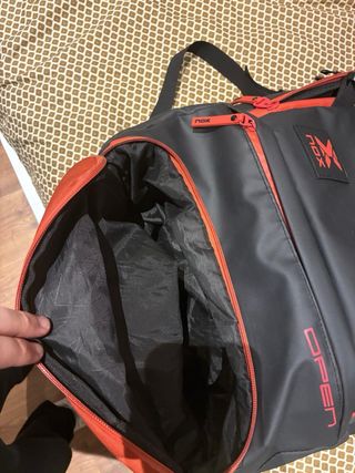 Mochila Padel NOX Negra y Naranja