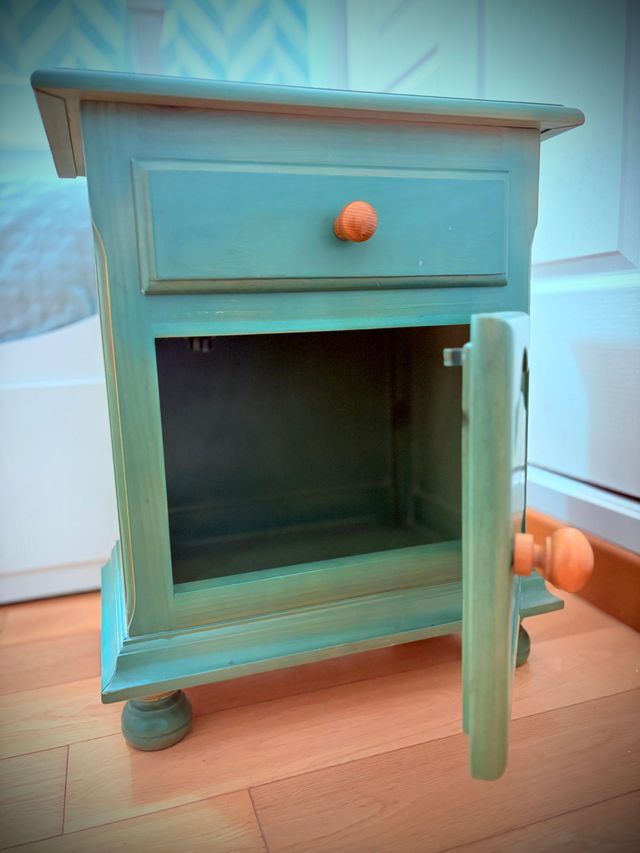 Mesilla de noche verde madera