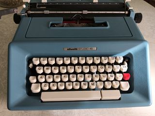 Máquina de escribir Olivetti Studio 46
