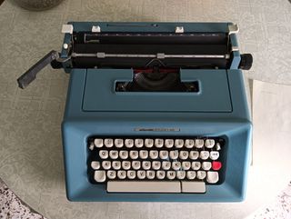 Máquina de escribir Olivetti Studio 46