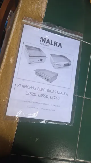 Plancha Eléctrica Profesional Malka 74cm