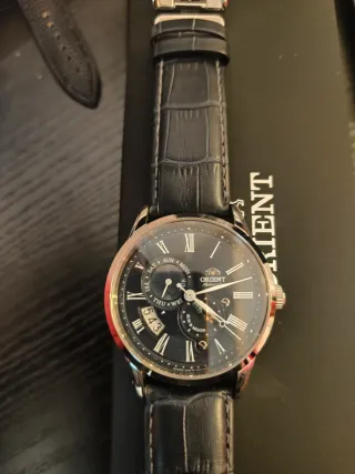 Reloj Casio Quartz Negro y Plateado