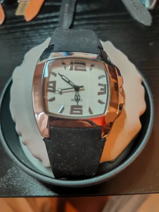 Reloj Casio Quartz Negro y Plateado