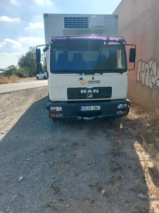 Camión MAN en perfecto estado