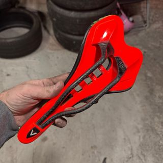 Sillín Astute Camo Carbono