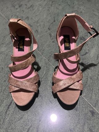 Zapatos de fiesta dorados sin estrenar talla 37,5.
