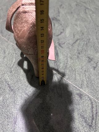 Zapatos de fiesta dorados sin estrenar talla 37,5.